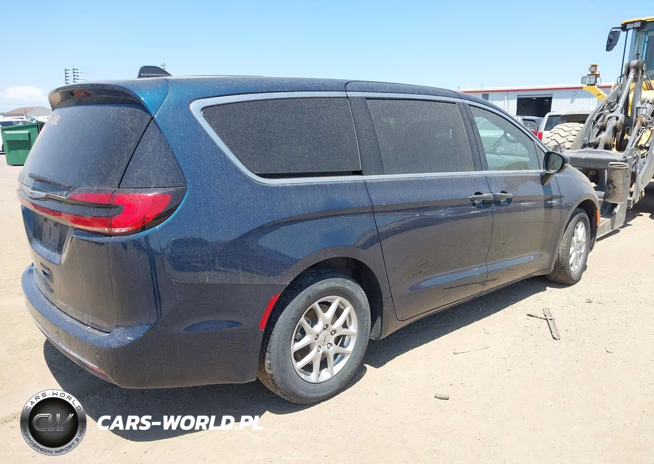 2025 Chrysler Pacifica Select VIN:2C4RC1BG1SR555997 - 4
