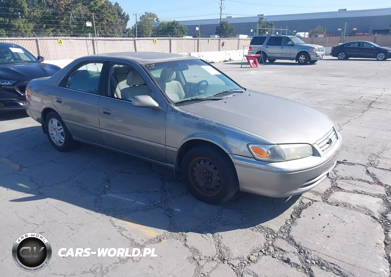 2001 Toyota Camry Le V6 – zdjęcie 1 z 12