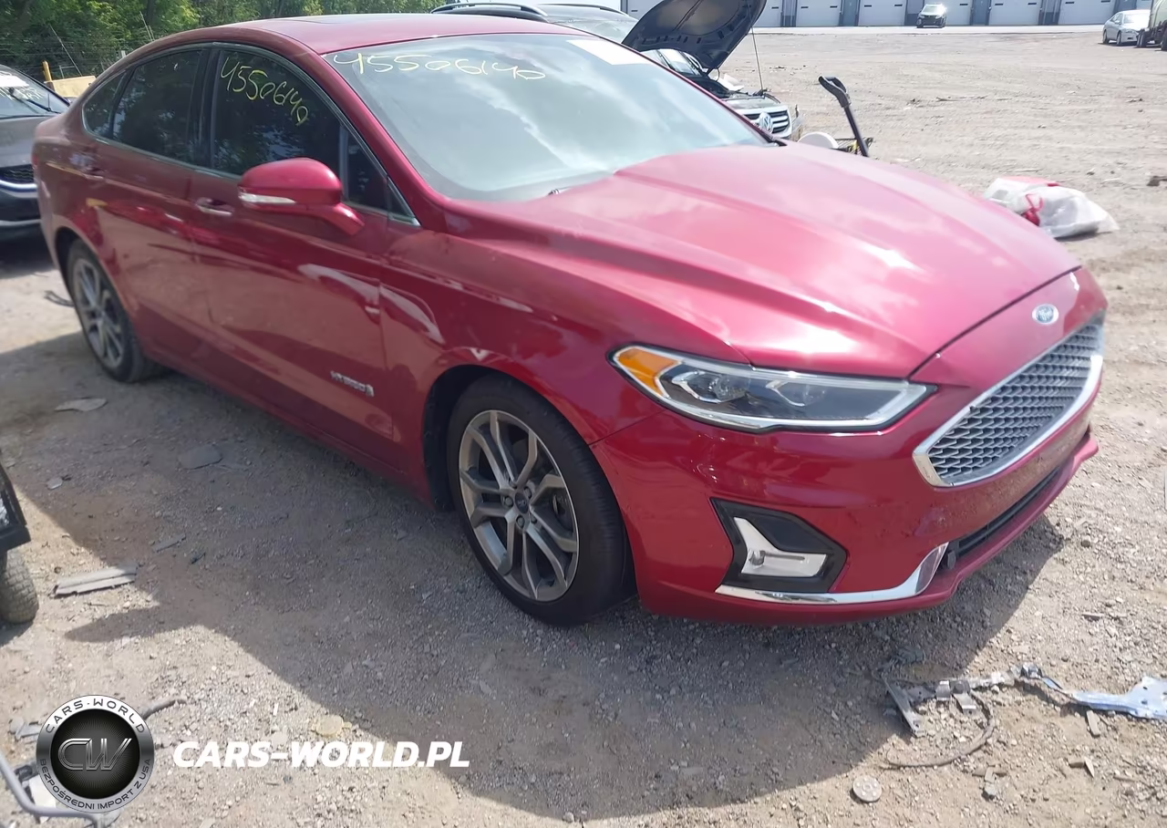 2019 Ford Fusion Hybrid Titanium – zdjęcie 1 z 17