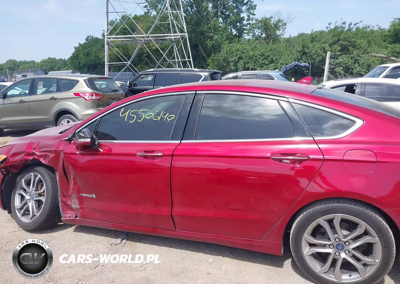2019 Ford Fusion Hybrid Titanium VIN:3FA6P0RU0KR227421 - 15