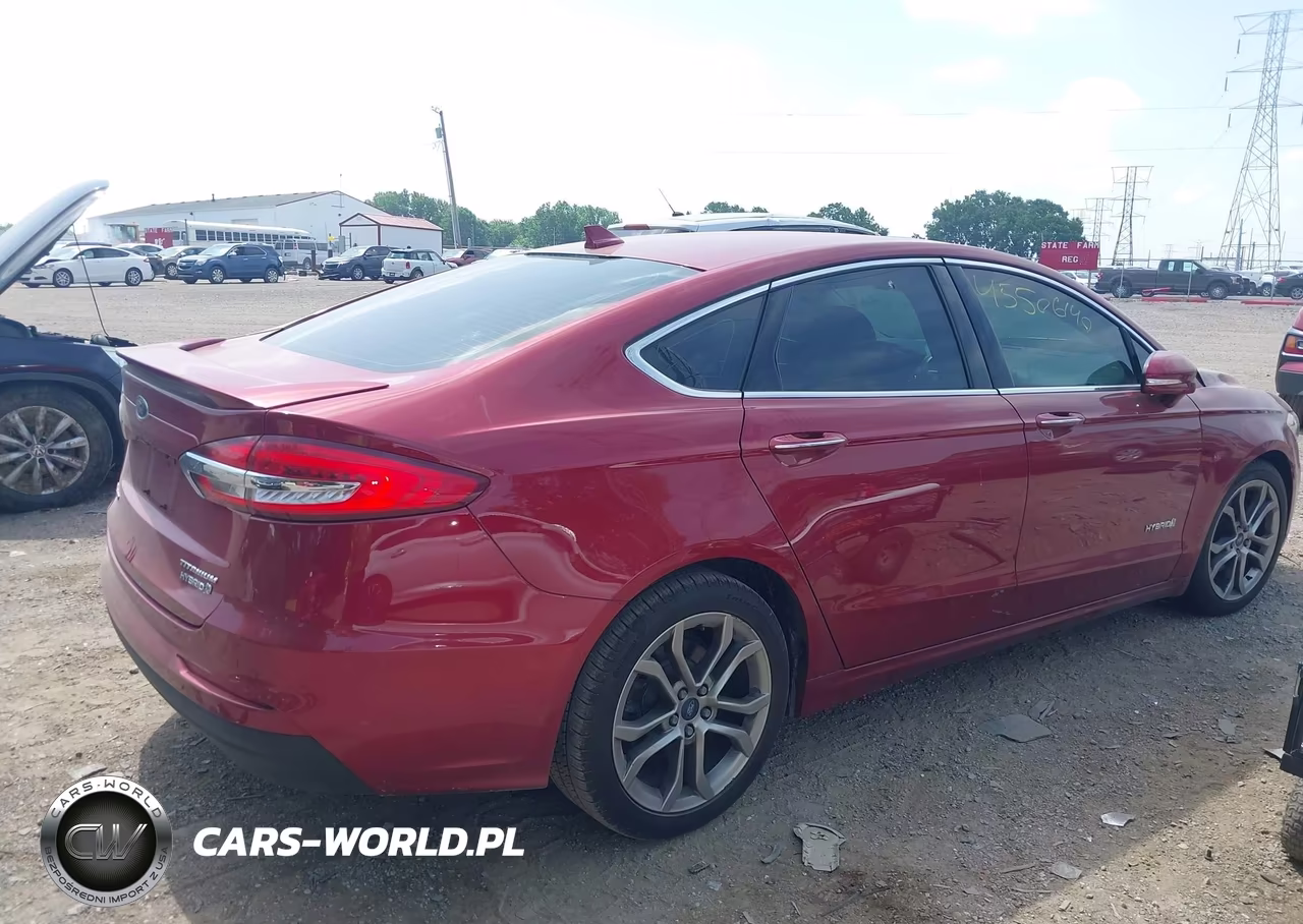 2019 Ford Fusion Hybrid Titanium VIN:3FA6P0RU0KR227421 - 4