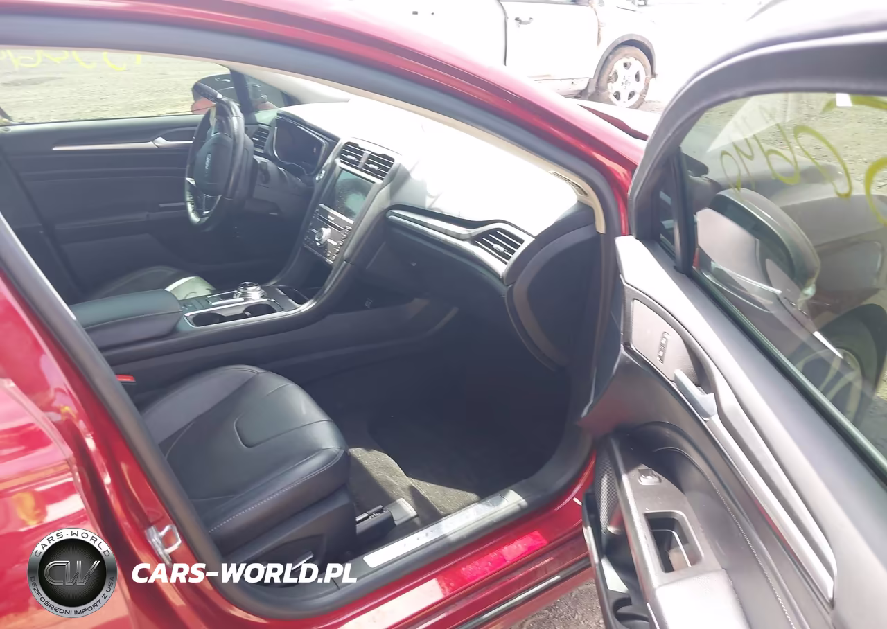2019 Ford Fusion Hybrid Titanium VIN:3FA6P0RU0KR227421 - 5
