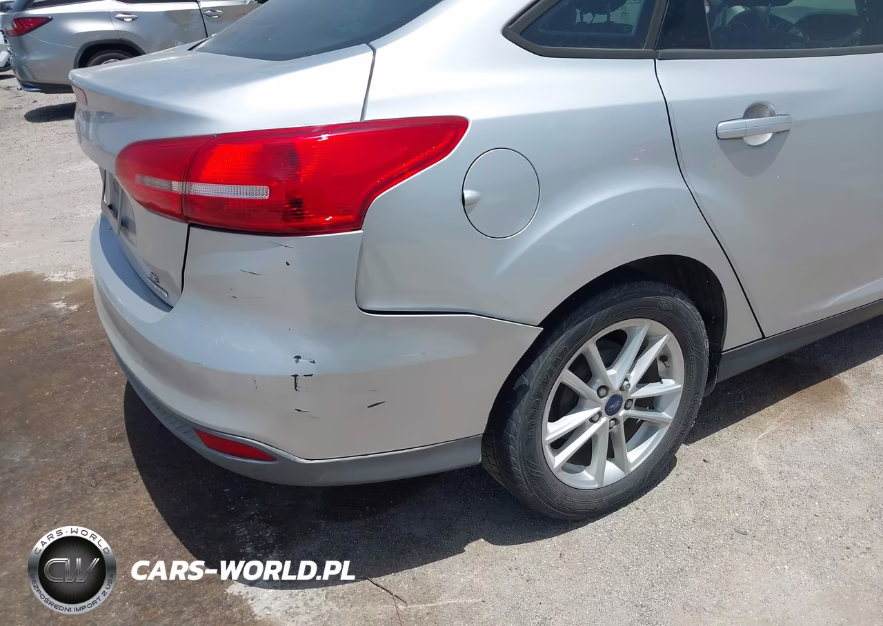 2016 Ford Focus Se VIN:1FADP3F2XGL281438 - 6