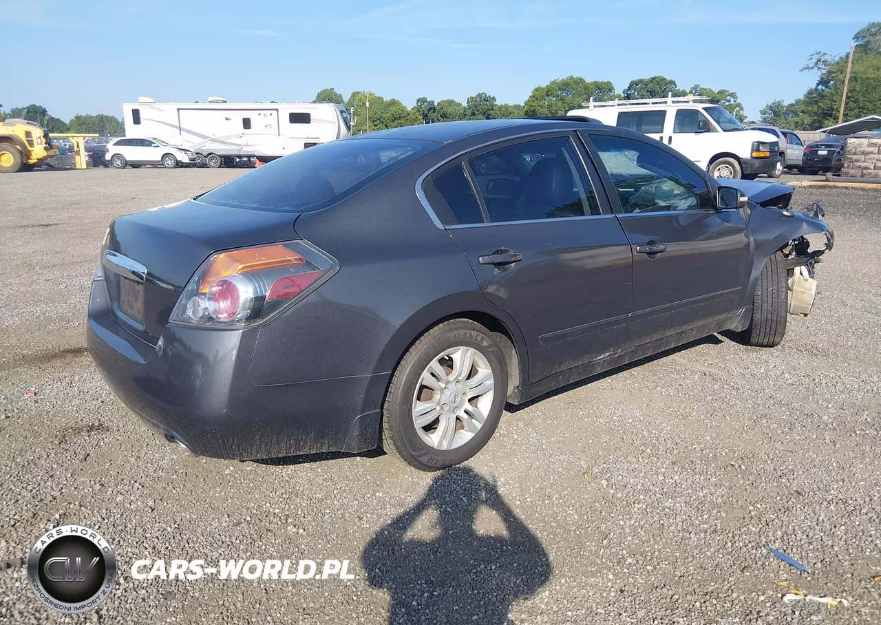2011 Nissan Altima 2.5 S VIN:1N4AL2AP0BN404205 - 4