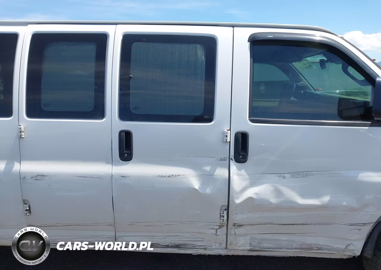 2019 Chevrolet Express 3500 Lt VIN:1GAZGPFG4K1204287 - 17