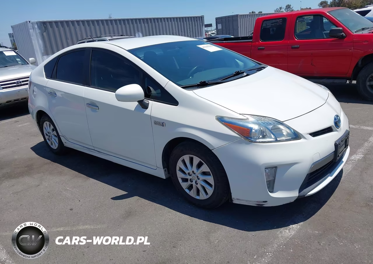 2013 Toyota Prius Plug-In – zdjęcie 1 z 17