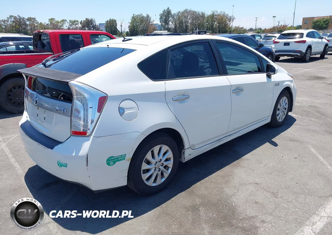 2013 Toyota Prius Plug-In VIN:JTDKN3DP5D3043806 - 4
