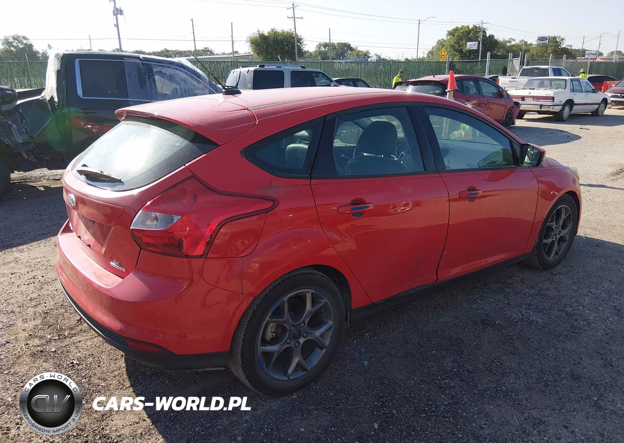 2014 Ford Focus Se VIN:1FADP3K2XEL175641 - 4