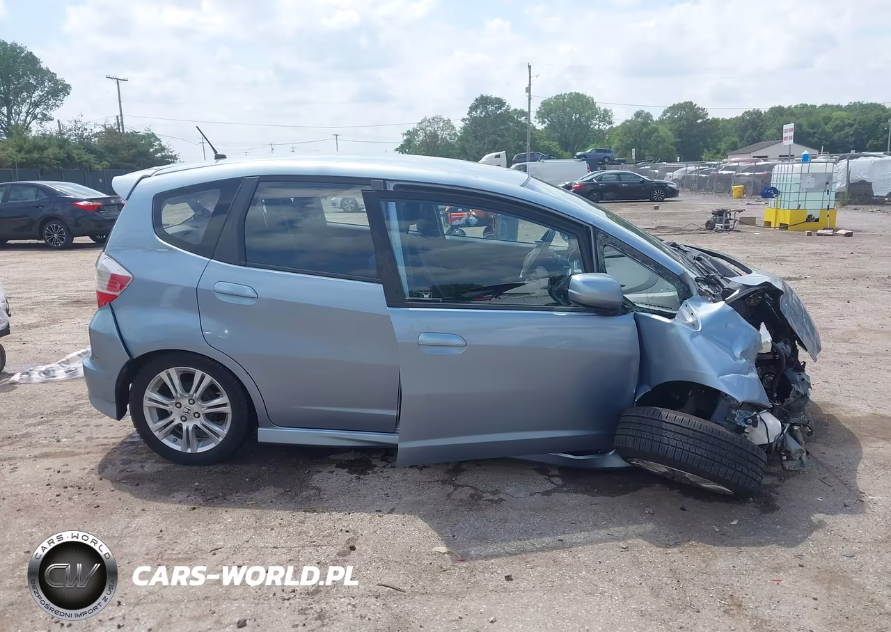 2011 Honda Fit Sport VIN:JHMGE8G56BC017546 - 14