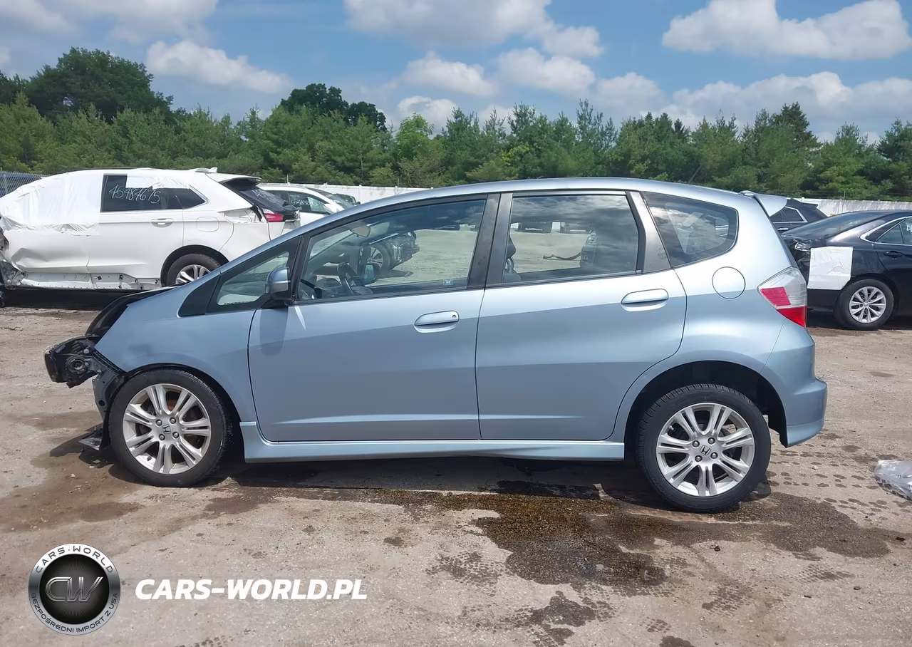 2011 Honda Fit Sport VIN:JHMGE8G56BC017546 - 15