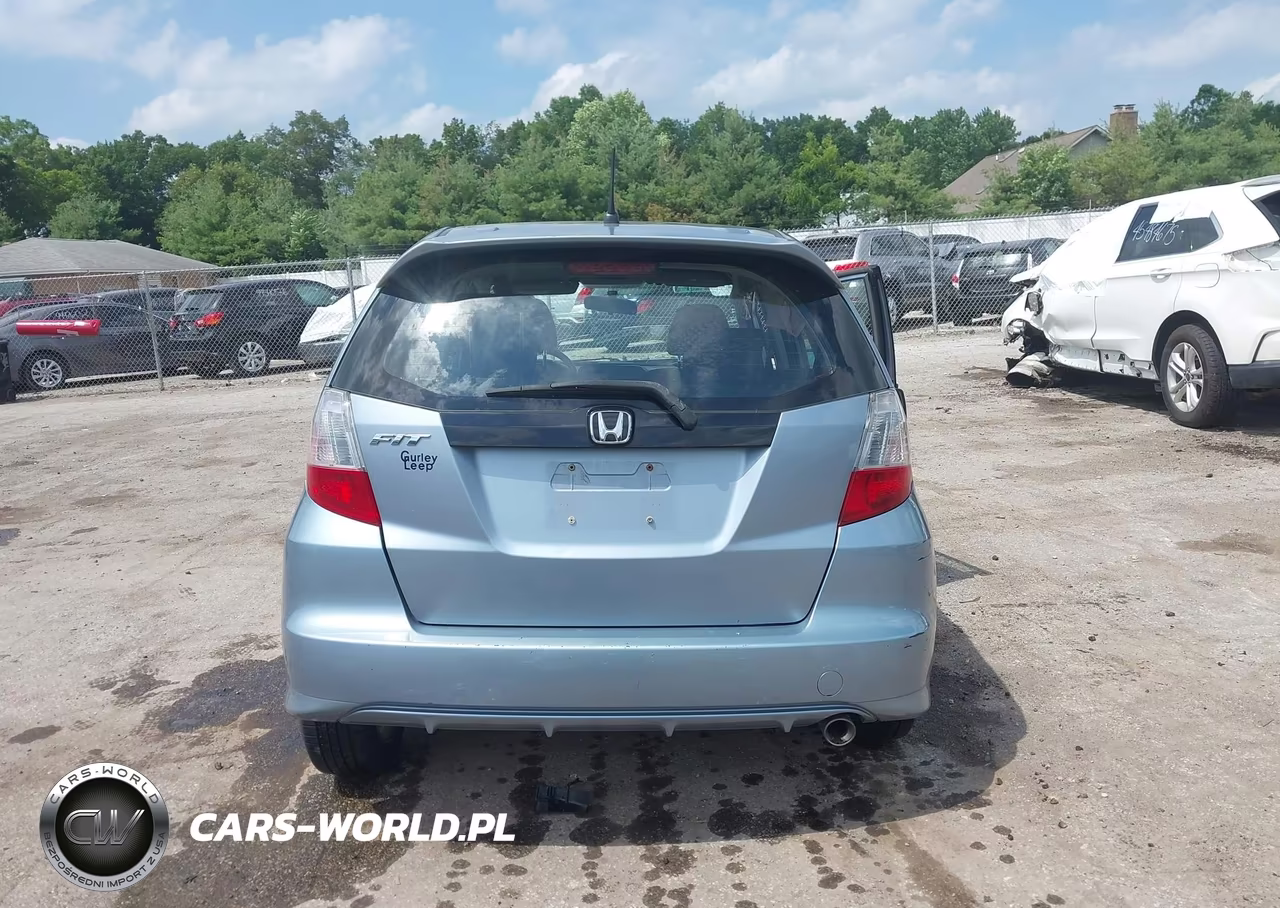 2011 Honda Fit Sport VIN:JHMGE8G56BC017546 - 17