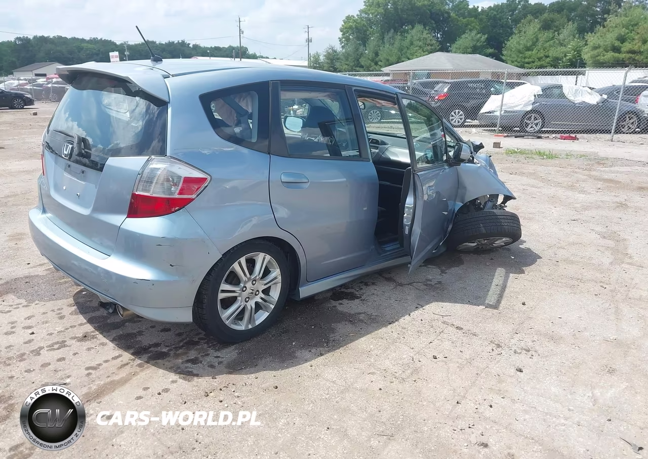 2011 Honda Fit Sport VIN:JHMGE8G56BC017546 - 4