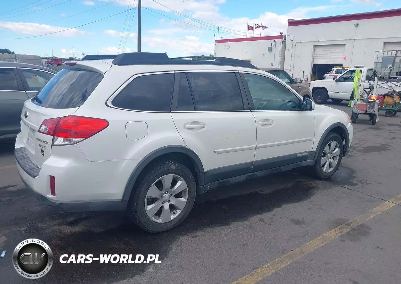 2011 Subaru Outback 2.5I Premium VIN:4S4BRBGC8B3336938 - 4
