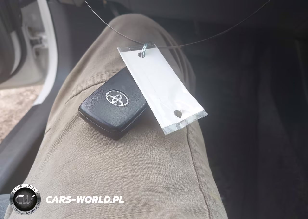 2011 Toyota Prius Two VIN:JTDKN3DU5B0296077 - 11