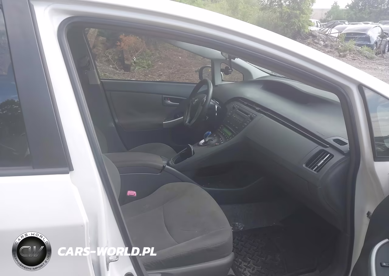 2011 Toyota Prius Two VIN:JTDKN3DU5B0296077 - 5