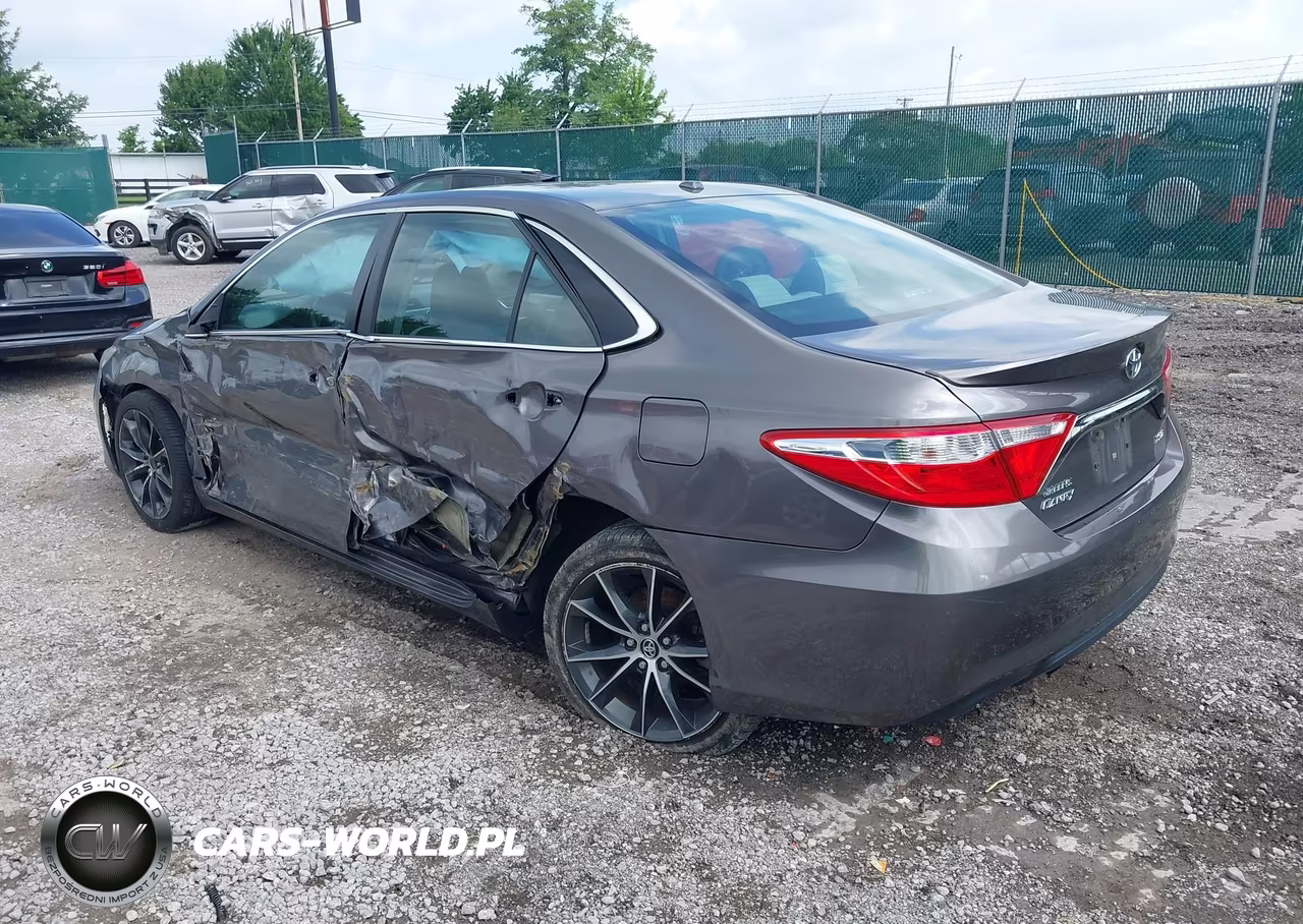 2015 Toyota Camry Xse VIN:4T1BF1FK9FU921832 - 3