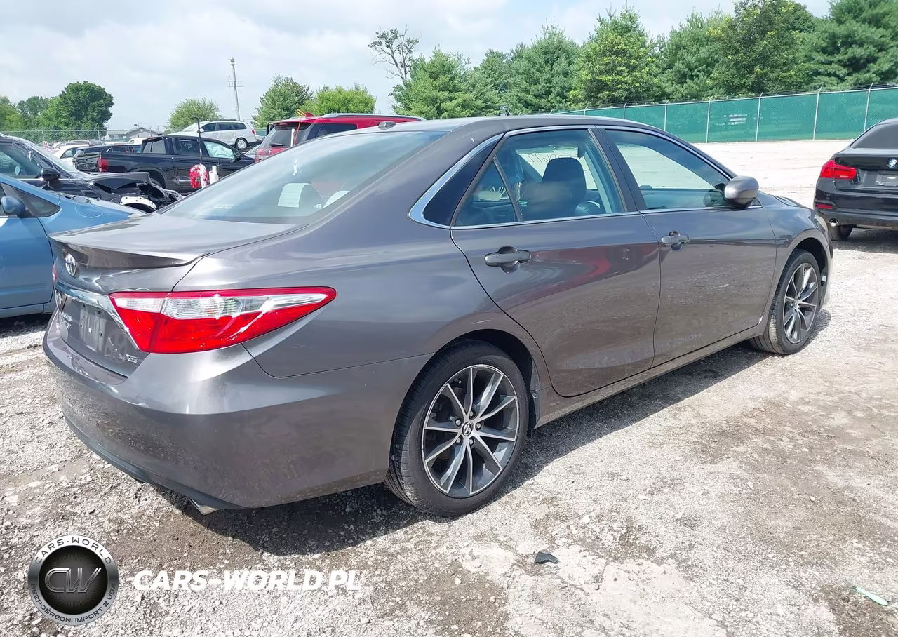 2015 Toyota Camry Xse VIN:4T1BF1FK9FU921832 - 4