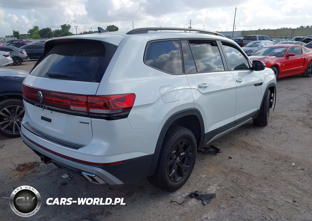 2026 Volkswagen Atlas Peak Edition VIN:1V2CN2CA2TC545083 - 4