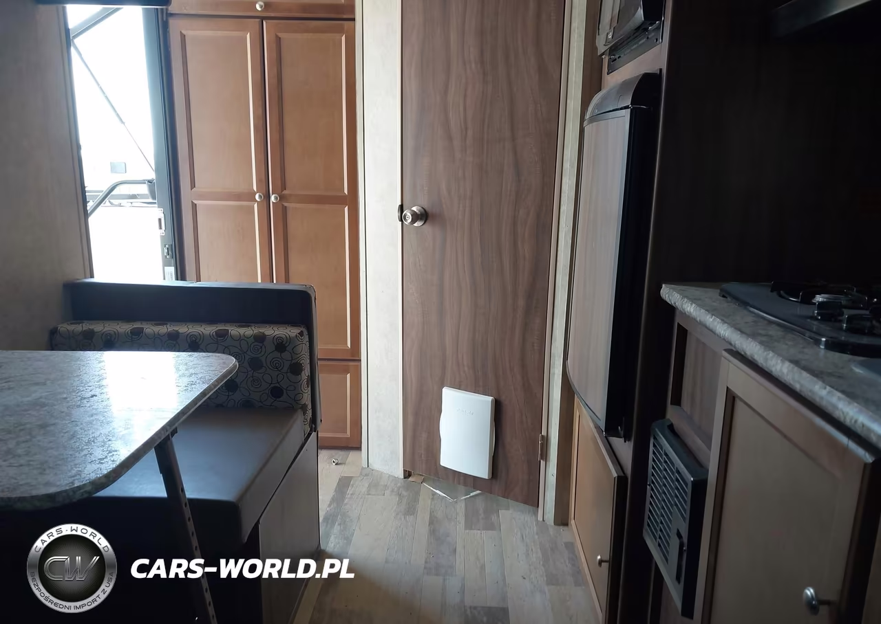 2018 Coachmen Other VIN:5ZT2CWFC6JJ116480 - 8