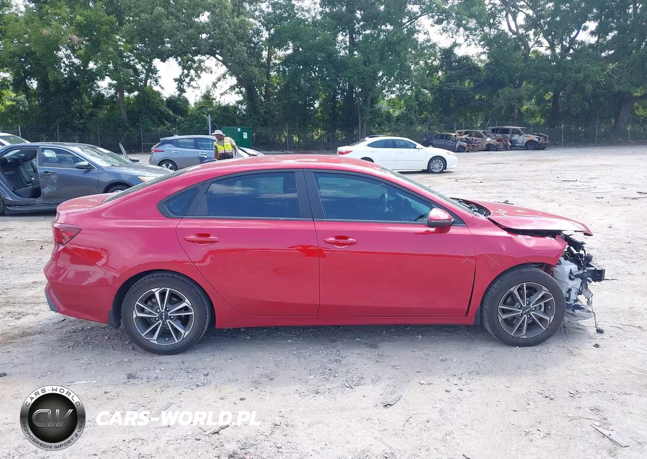 2022 Kia Forte Lxs VIN:3KPF24AD6NE419000 - 13