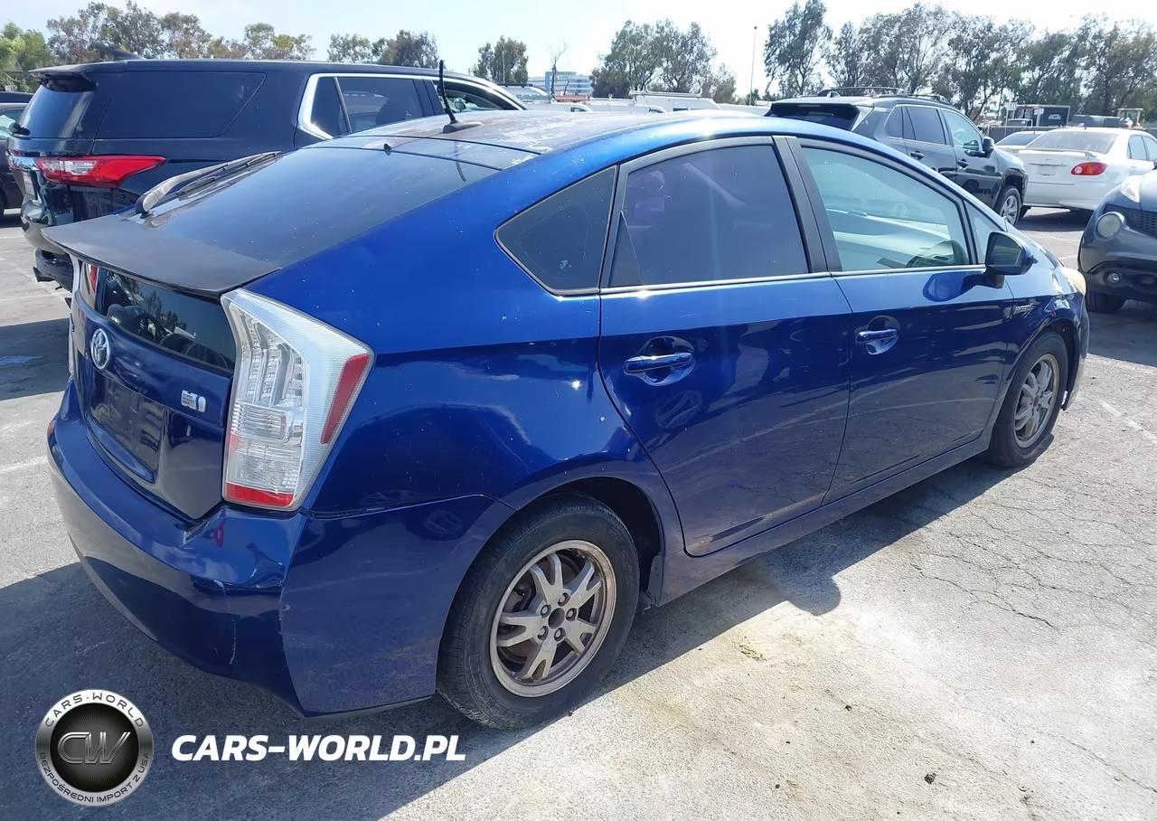 2011 Toyota Prius Four VIN:JTDKN3DU7B0286666 - 4