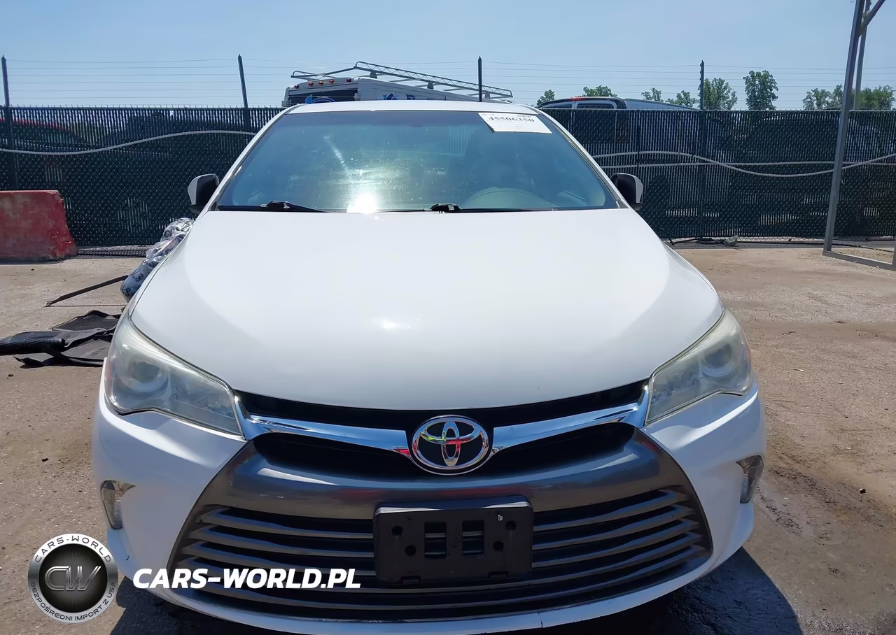 2017 Toyota Camry Le VIN:4T1BF1FK5HU360063 - 12