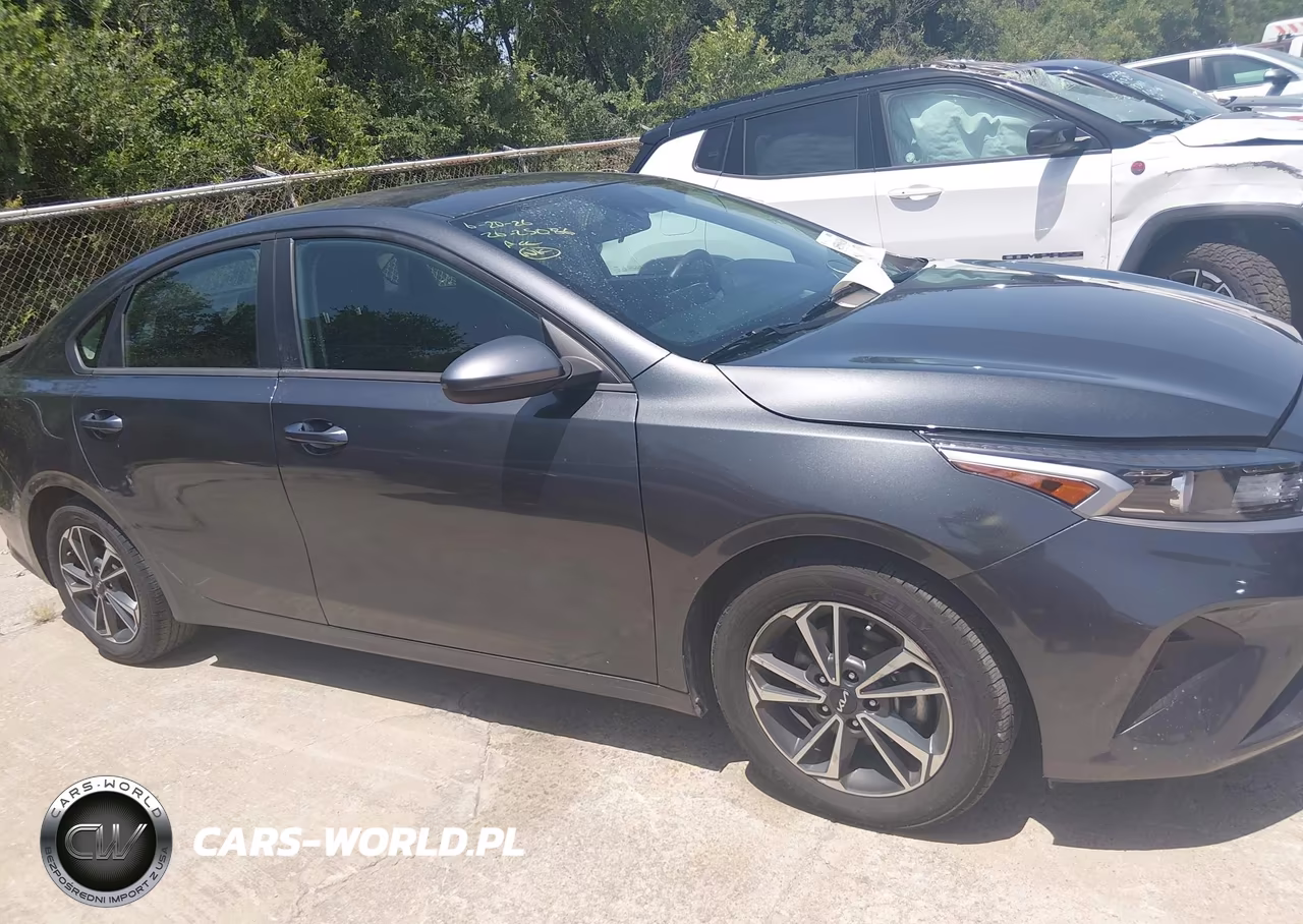 2024 Kia Forte Lxs VIN:3KPF24AD7RE727475 - 13