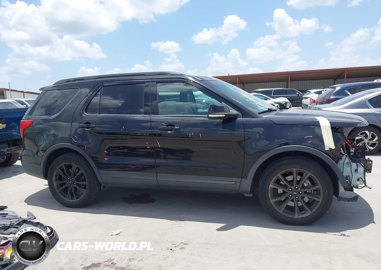 2017 Ford Explorer Xlt VIN:1FM5K8D88HGA12605 - 14