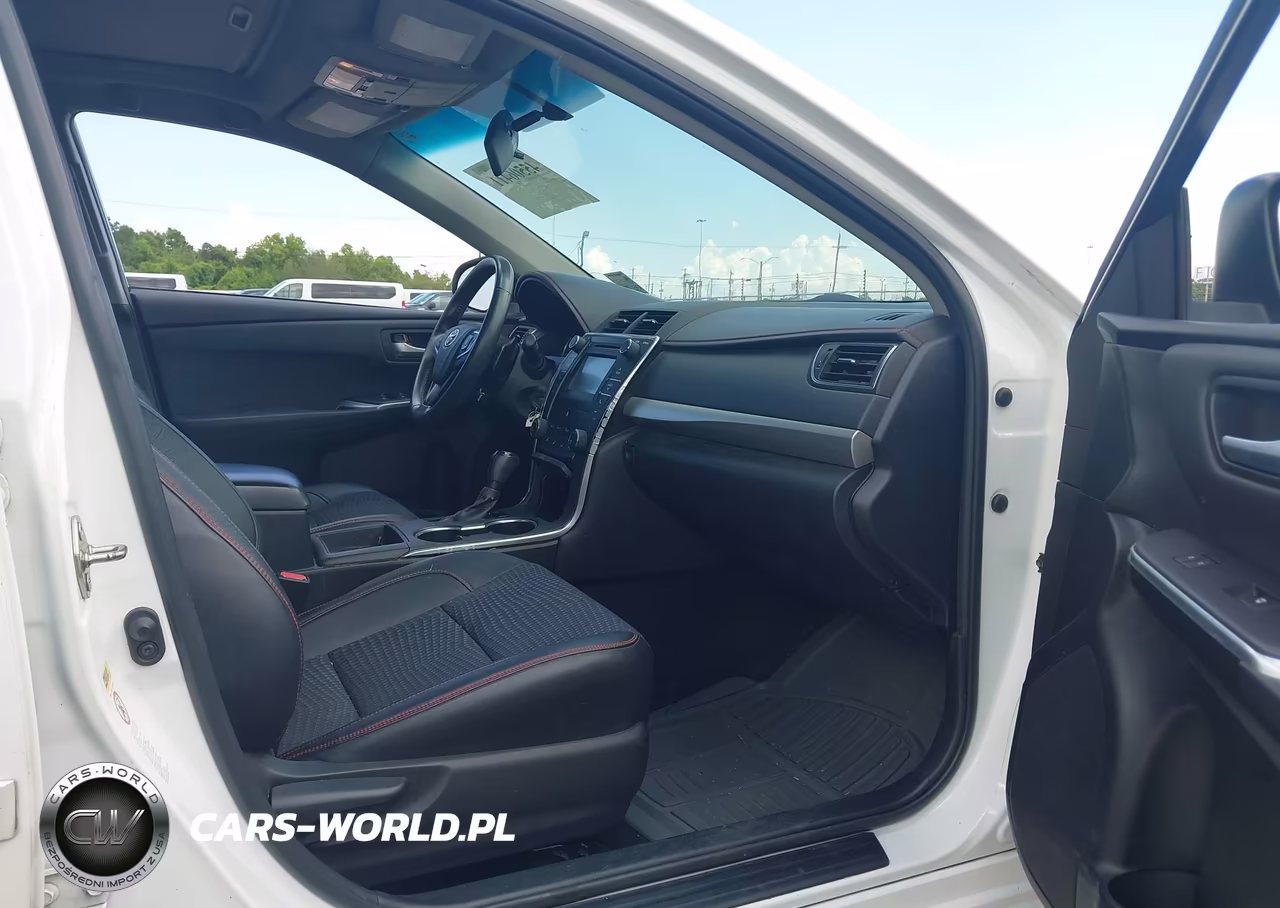 2015 Toyota Camry Se VIN:4T1BF1FK8FU890024 - 5