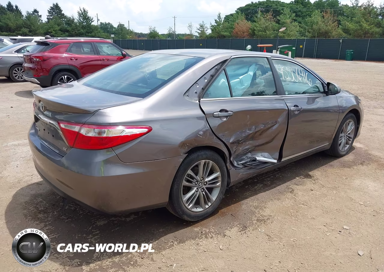 2017 Toyota Camry Se VIN:4T1BF1FKXHU316754 - 4