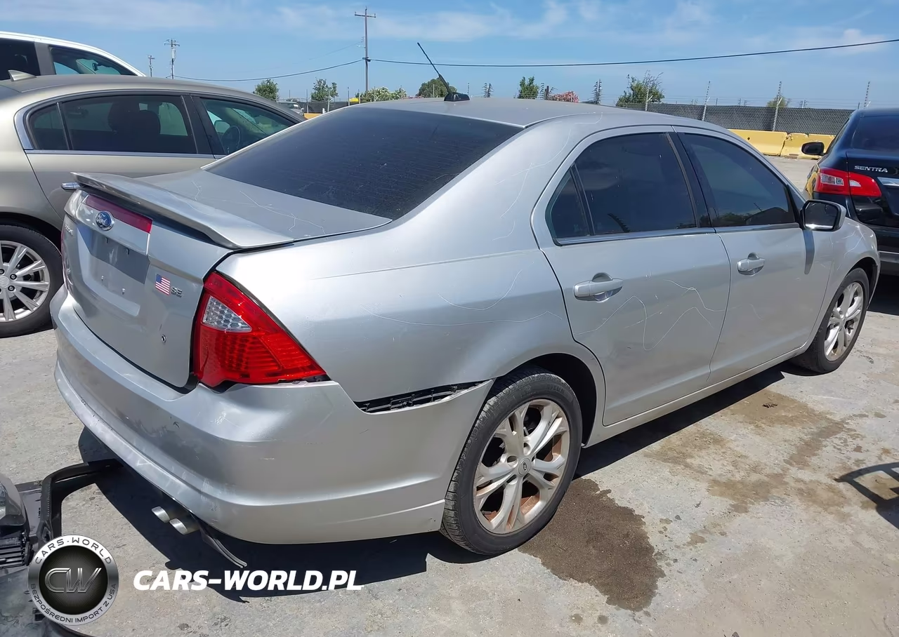 2012 Ford Fusion Se VIN:3FAHP0HA9CR425738 - 4