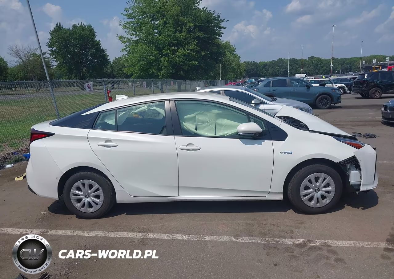 2020 Toyota Prius Le VIN:JTDKARFU4L3121167 - 13