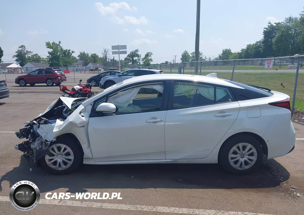 2020 Toyota Prius Le VIN:JTDKARFU4L3121167 - 14
