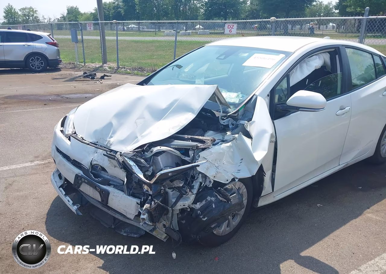 2020 Toyota Prius Le VIN:JTDKARFU4L3121167 - 6