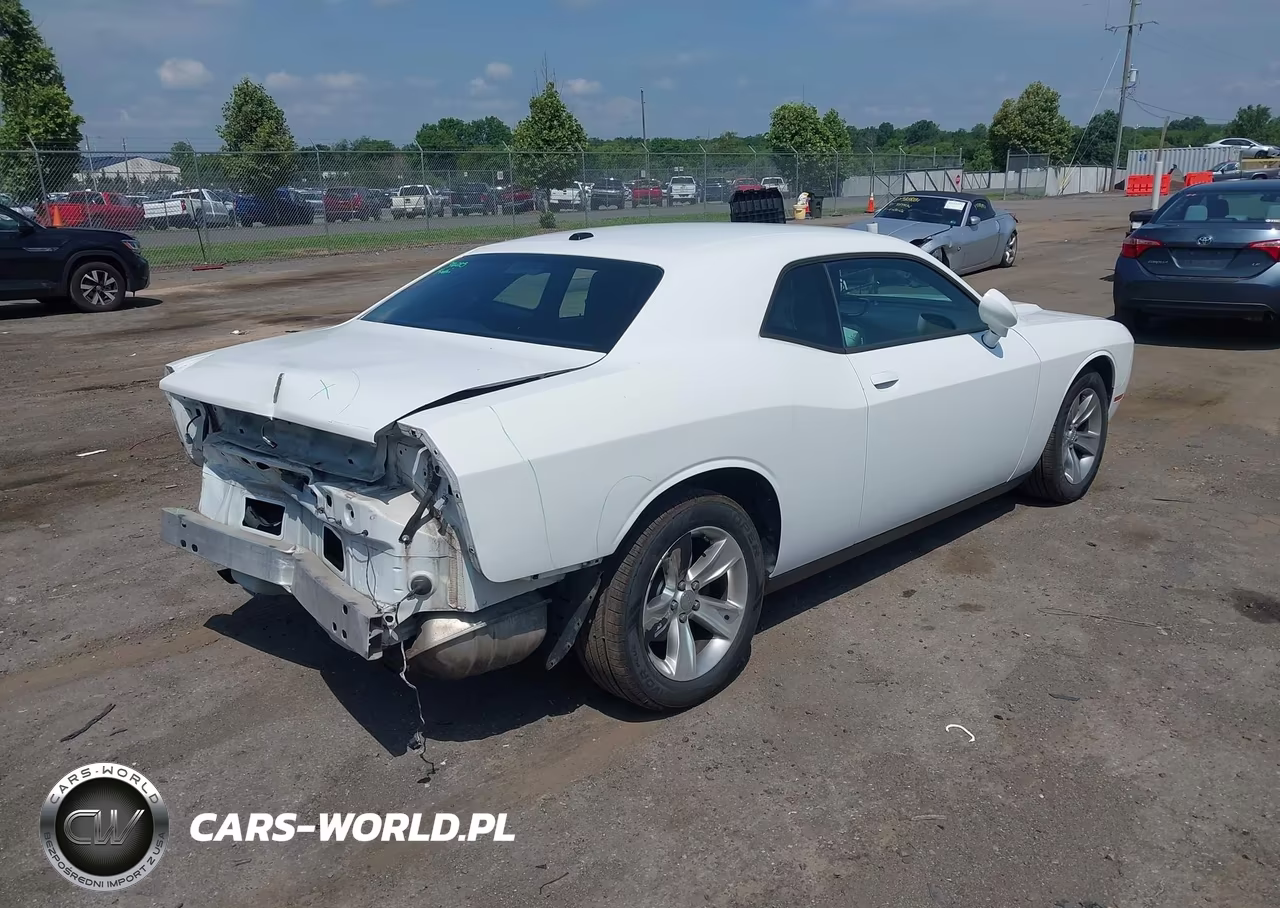2015 Dodge Challenger Sxt VIN:2C3CDZAG6FH894631 - 4