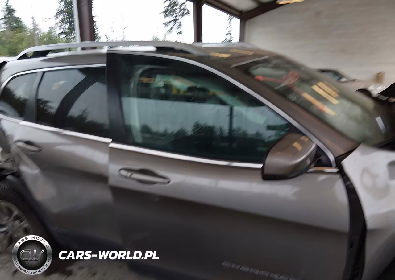 2019 Jeep Cherokee Latitude Plus Fwd VIN:1C4PJLLX1KD243589 - 13