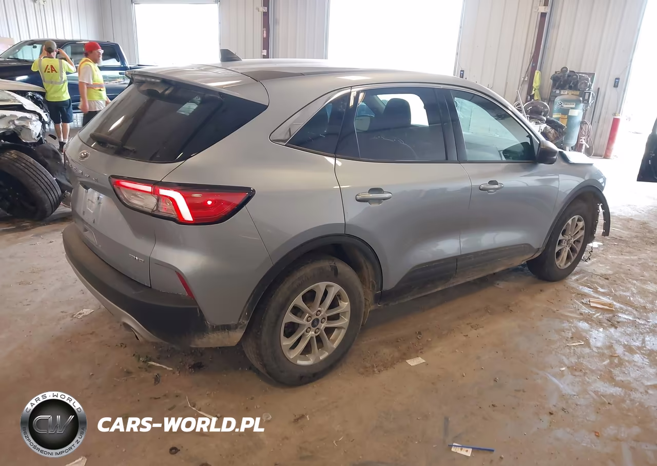 2022 Ford Escape Se VIN:1FMCU9G60NUB70676 - 4