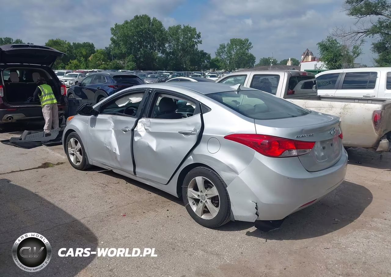 2013 Hyundai Elantra Gls VIN:KMHDH4AEXDU837151 - 3