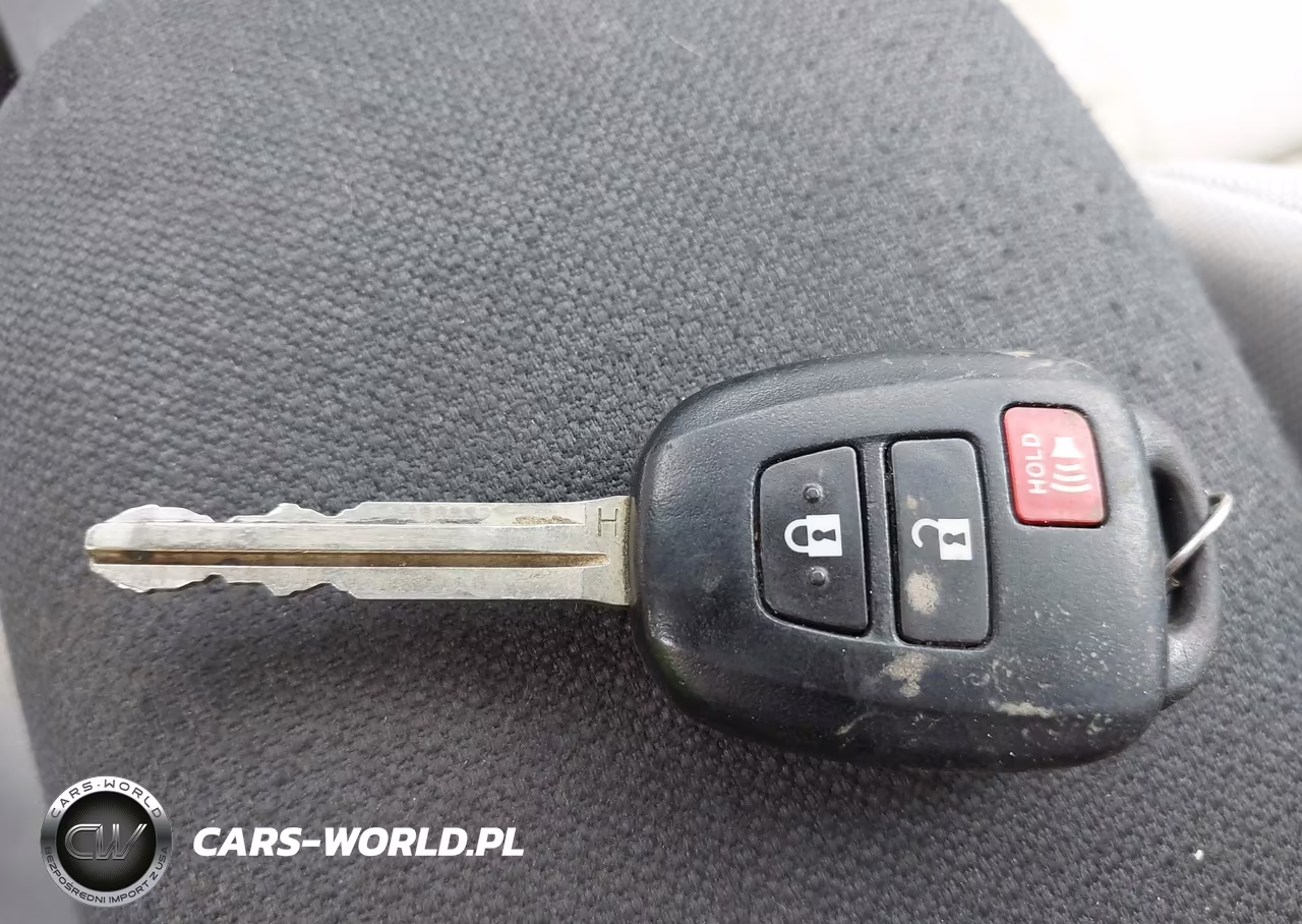 2023 Toyota Corolla Cross L VIN:7MUAAABG5PV056644 - 11
