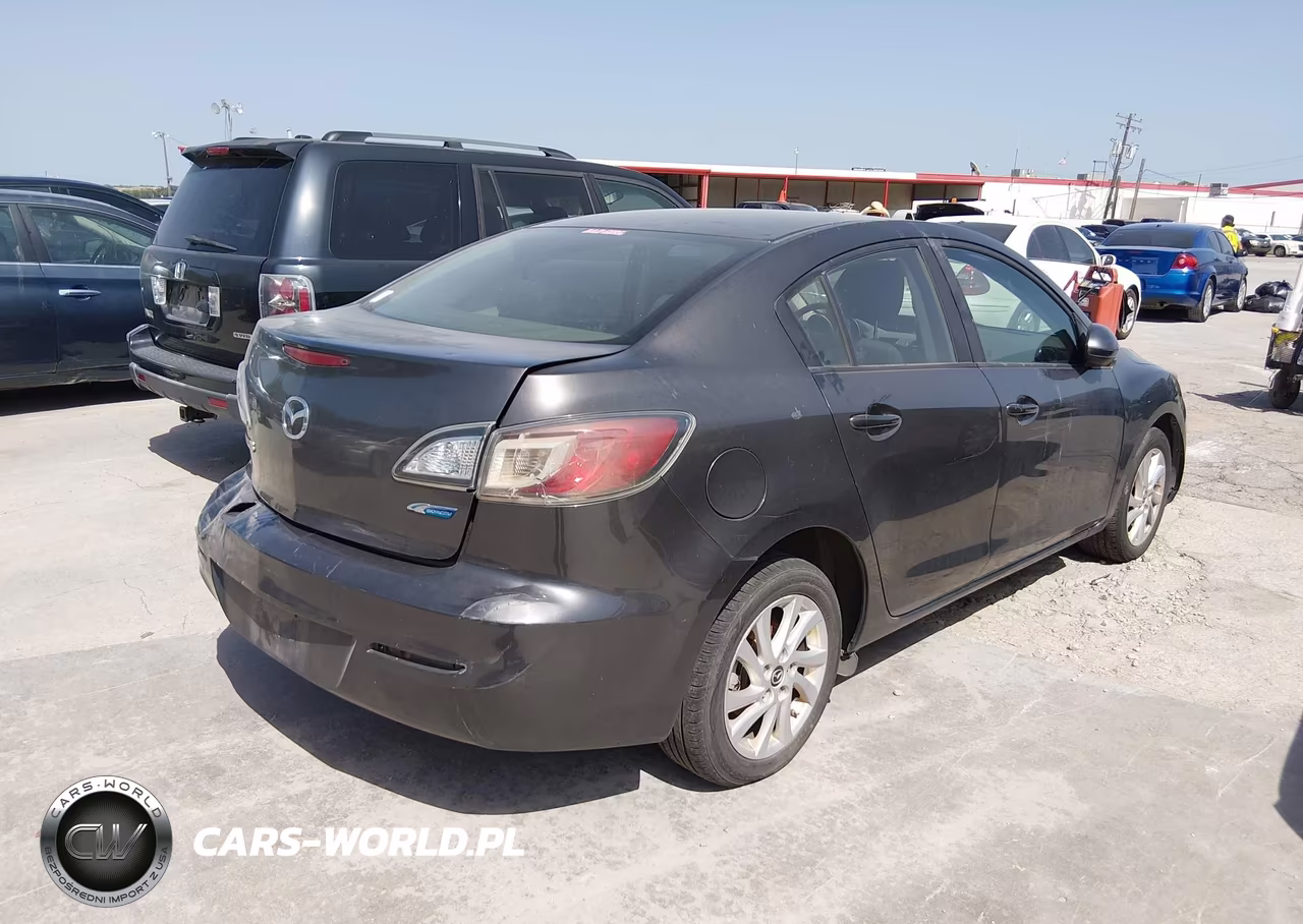 2013 Mazda Mazda3 I Touring VIN:JM1BL1VP8D1738978 - 4