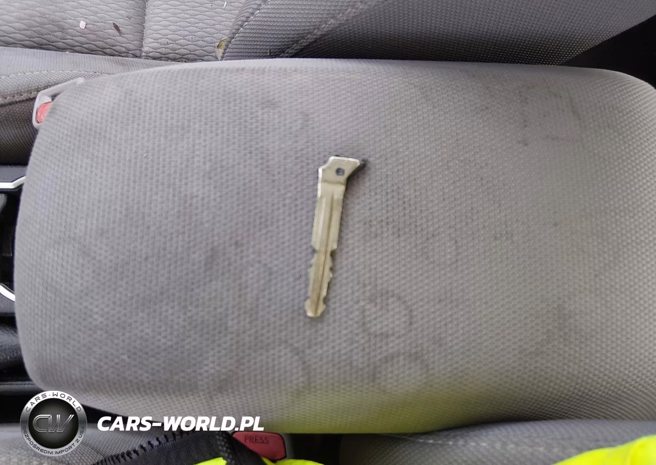 2015 Toyota Corolla Le Plus VIN:5YFBURHE6FP189530 - 11