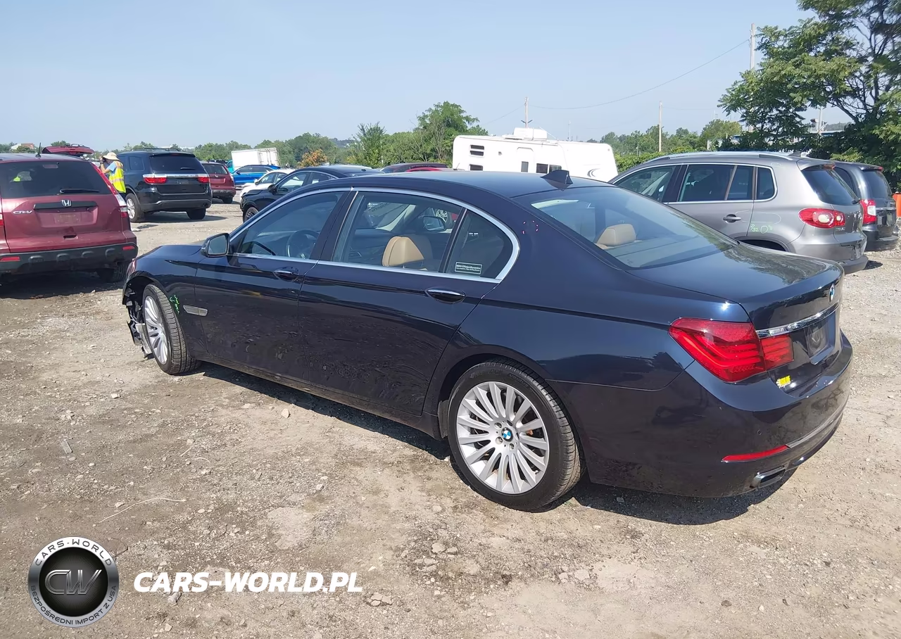 2013 BMW 750Li VIN:WBAYE8C5XDD131748 - 3