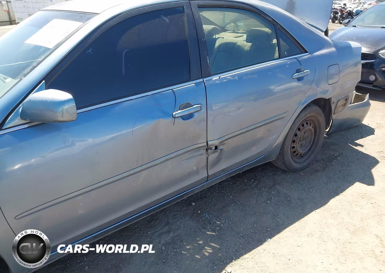 2002 Toyota Camry Le VIN:JTDBE32K620029967 - 13