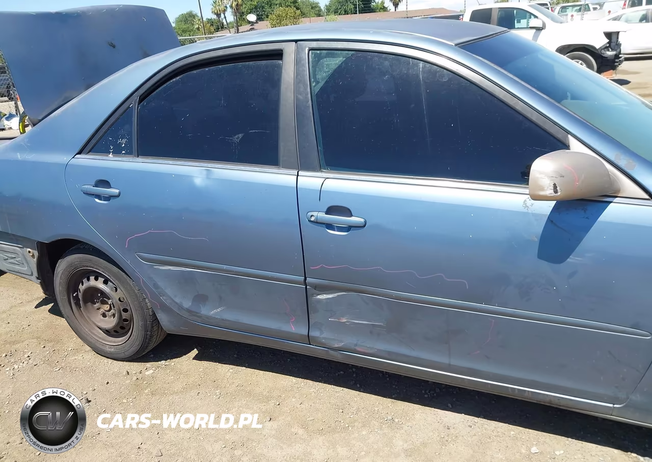 2002 Toyota Camry Le VIN:JTDBE32K620029967 - 16