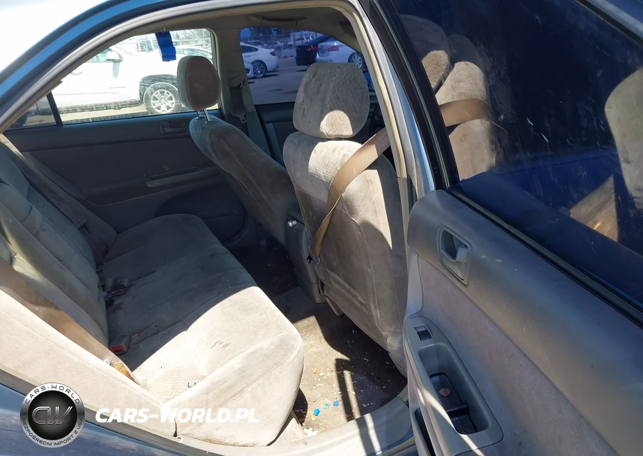 2002 Toyota Camry Le VIN:JTDBE32K620029967 - 8