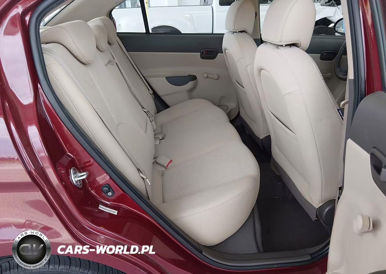 2008 Hyundai Accent Gls VIN:KMHCN46C58U275919 - 8