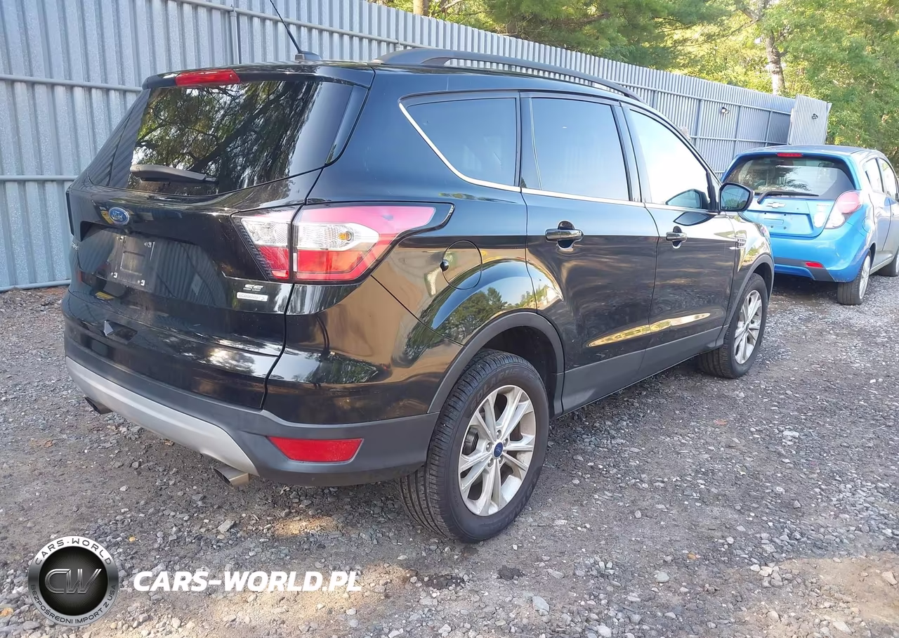 2018 Ford Escape Se VIN:1FMCU0GD7JUB16165 - 4