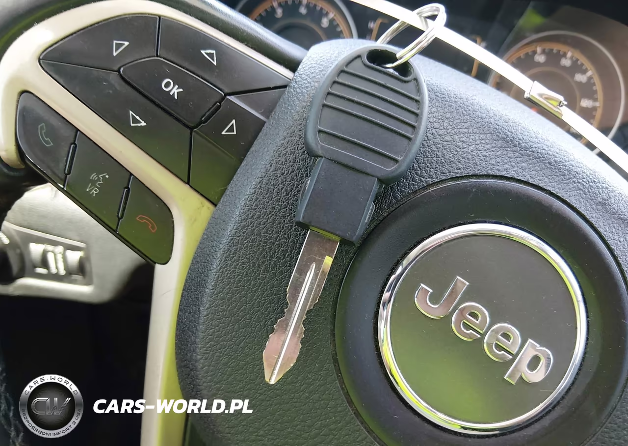 2015 Jeep Cherokee North VIN:1C4PJMCS3FW568281 - 11