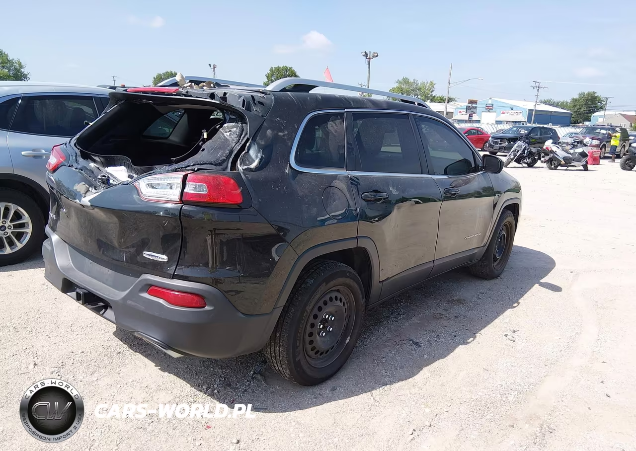 2015 Jeep Cherokee North VIN:1C4PJMCS3FW568281 - 4