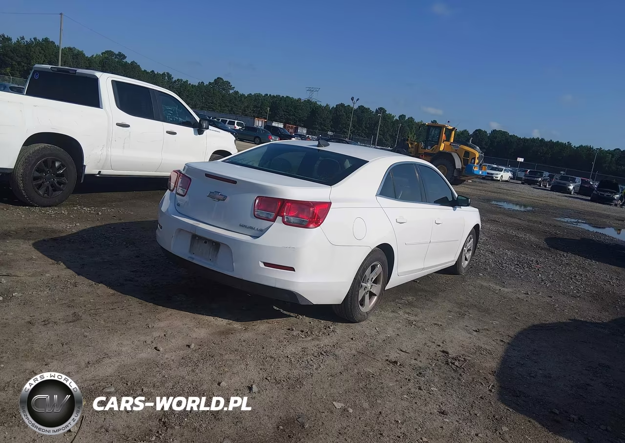 2015 Chevrolet Malibu Ls VIN:1G11B5SL9FF243677 - 4